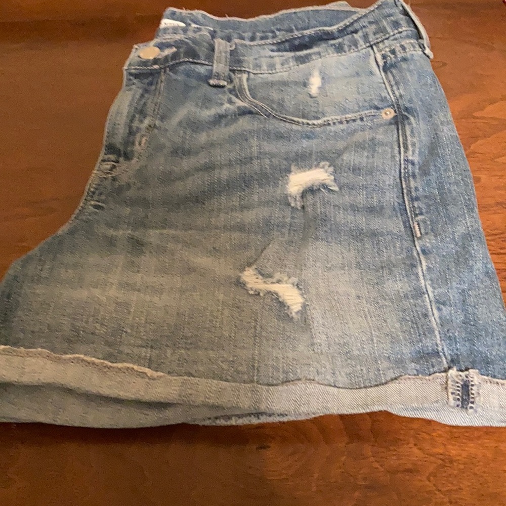 Old Navy Boyfriend Jean Shorts